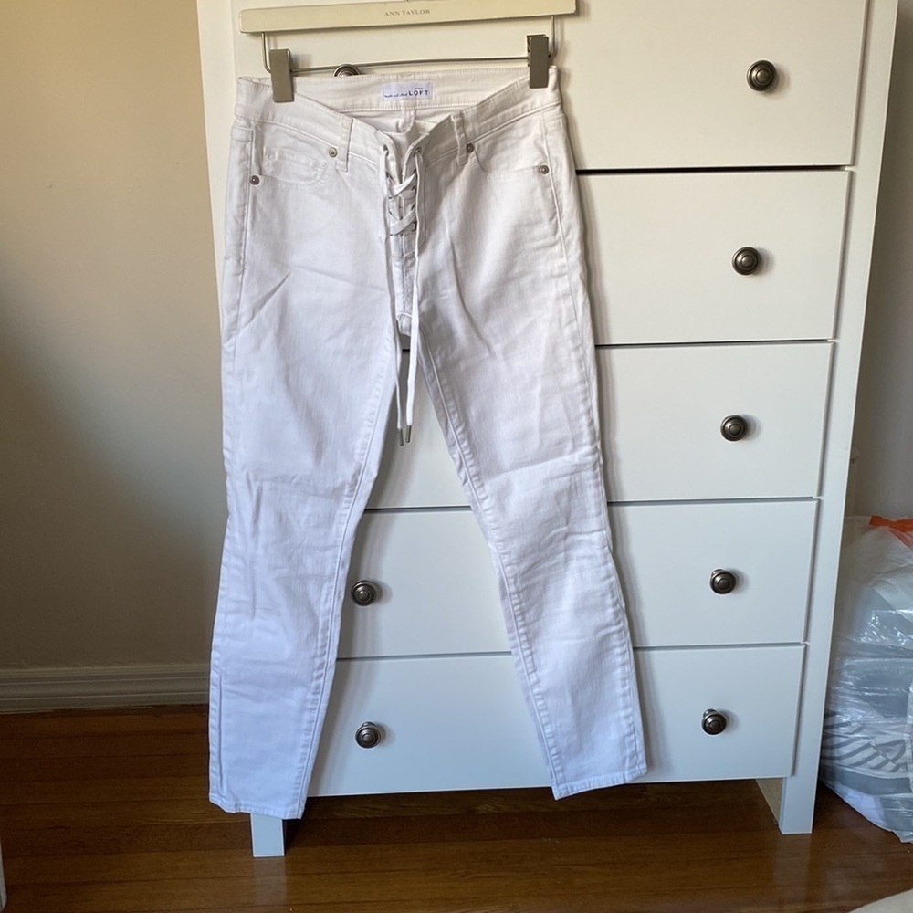 LOFT white lace up mid-rise skinny jeans, size 25/0